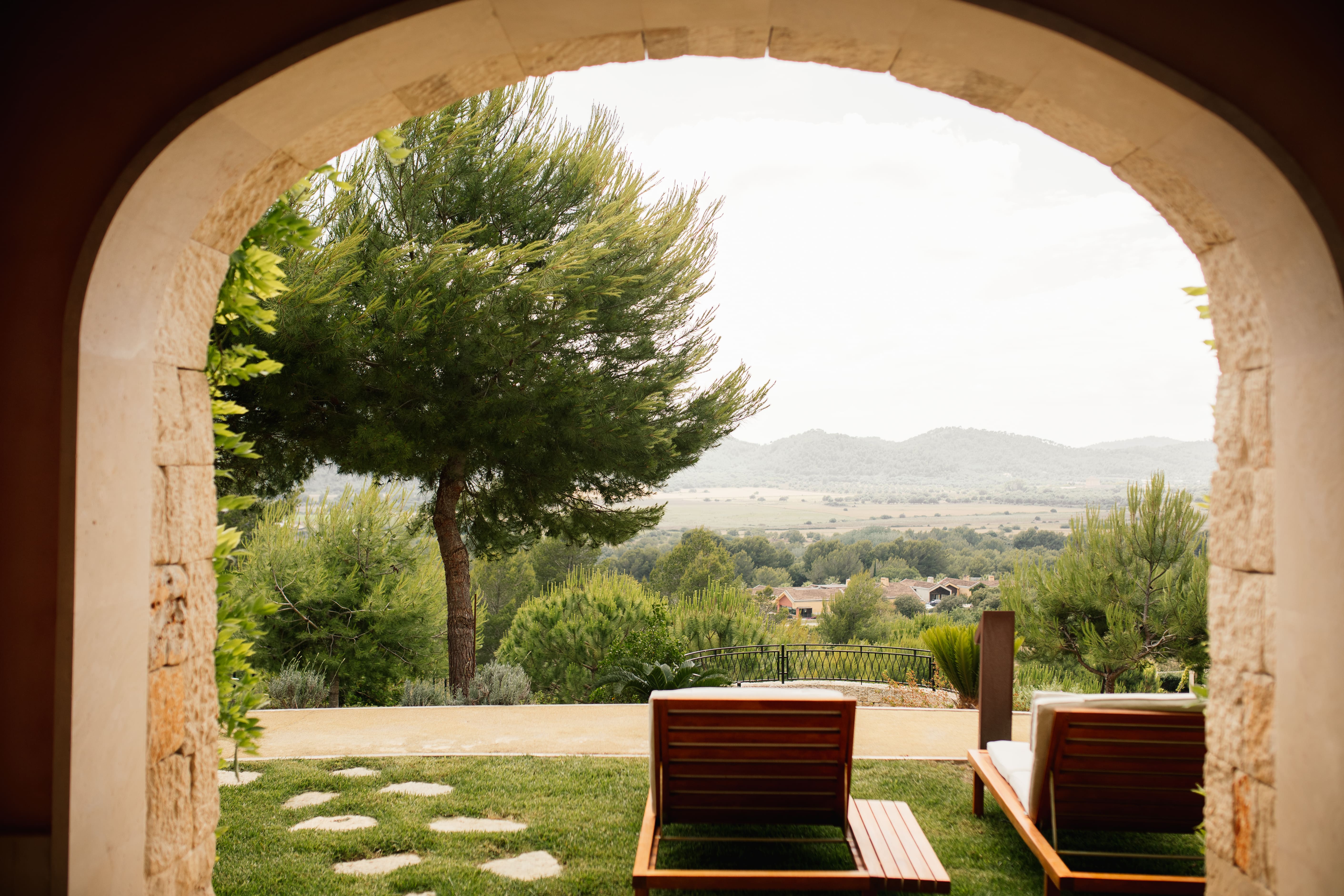 Impresionantes vistas desde la habitación de los novios del paisaje de Mallorca, con un horizonte panorámico.