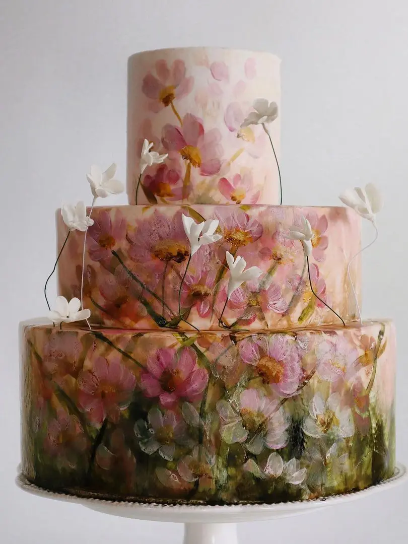 Tarta de Boda Floral en Tonos Rosáceos por Cynthia Irani Design, Londres, Reino Unido