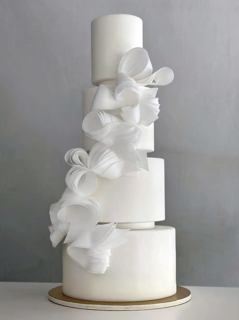 Tarta de Boda de Crummb Cakes: Obra Maestra de Pastelería