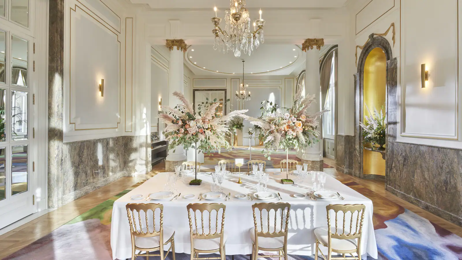 Salón Felipe IV en el Mandarin Oriental Ritz Madrid decorado para una boda elegante