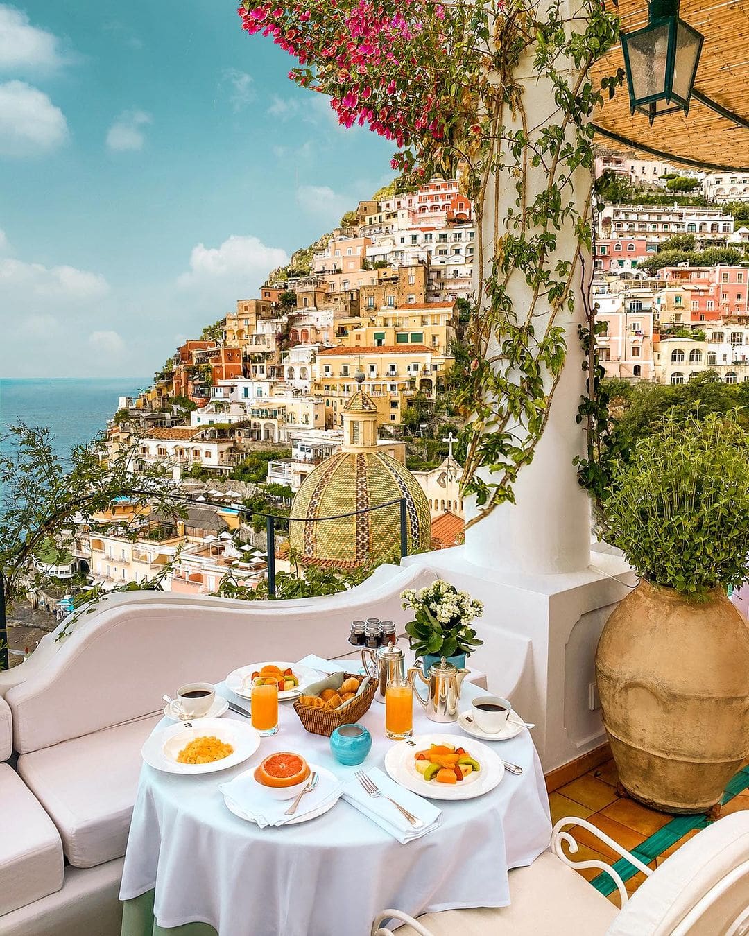 Terraza con Vista: Un Sueño en la Costa Amalfitana