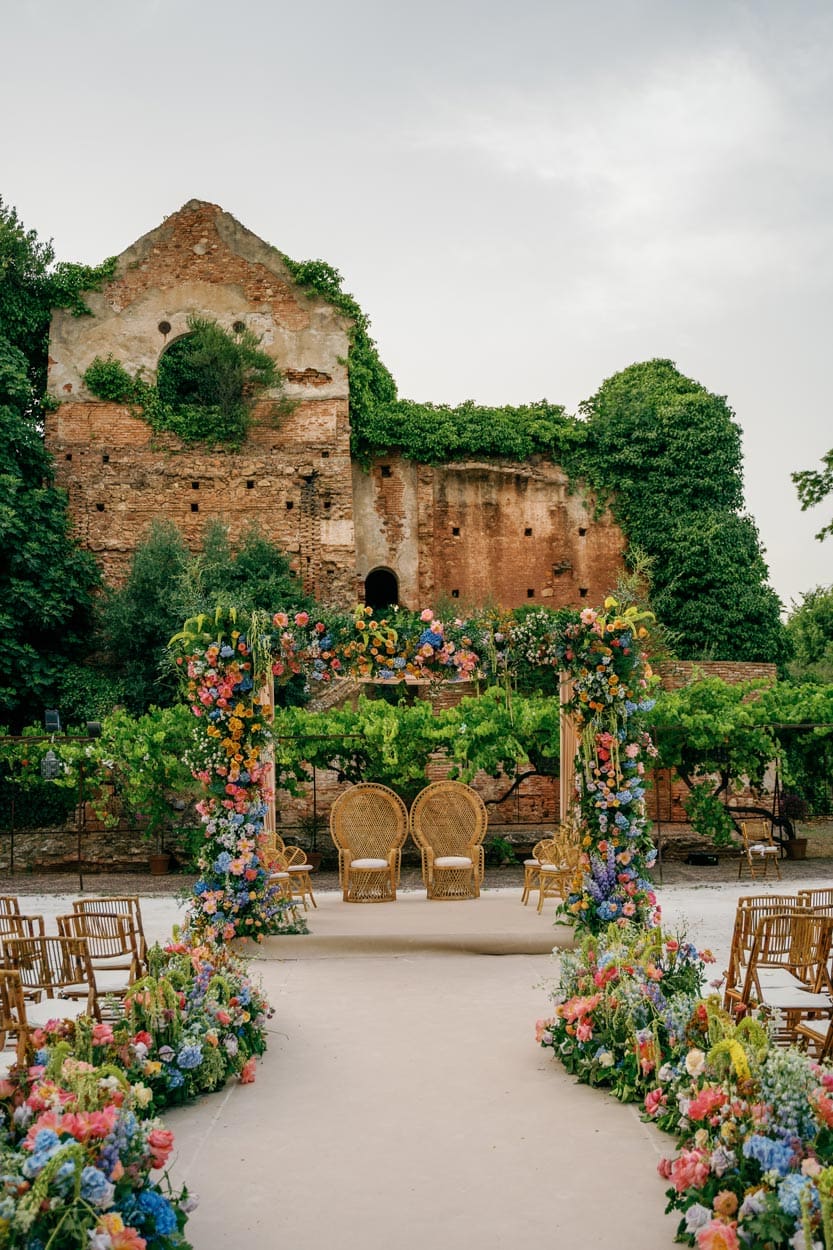Boda de destino en España con ceremonia en un increíble lugar en Marbella